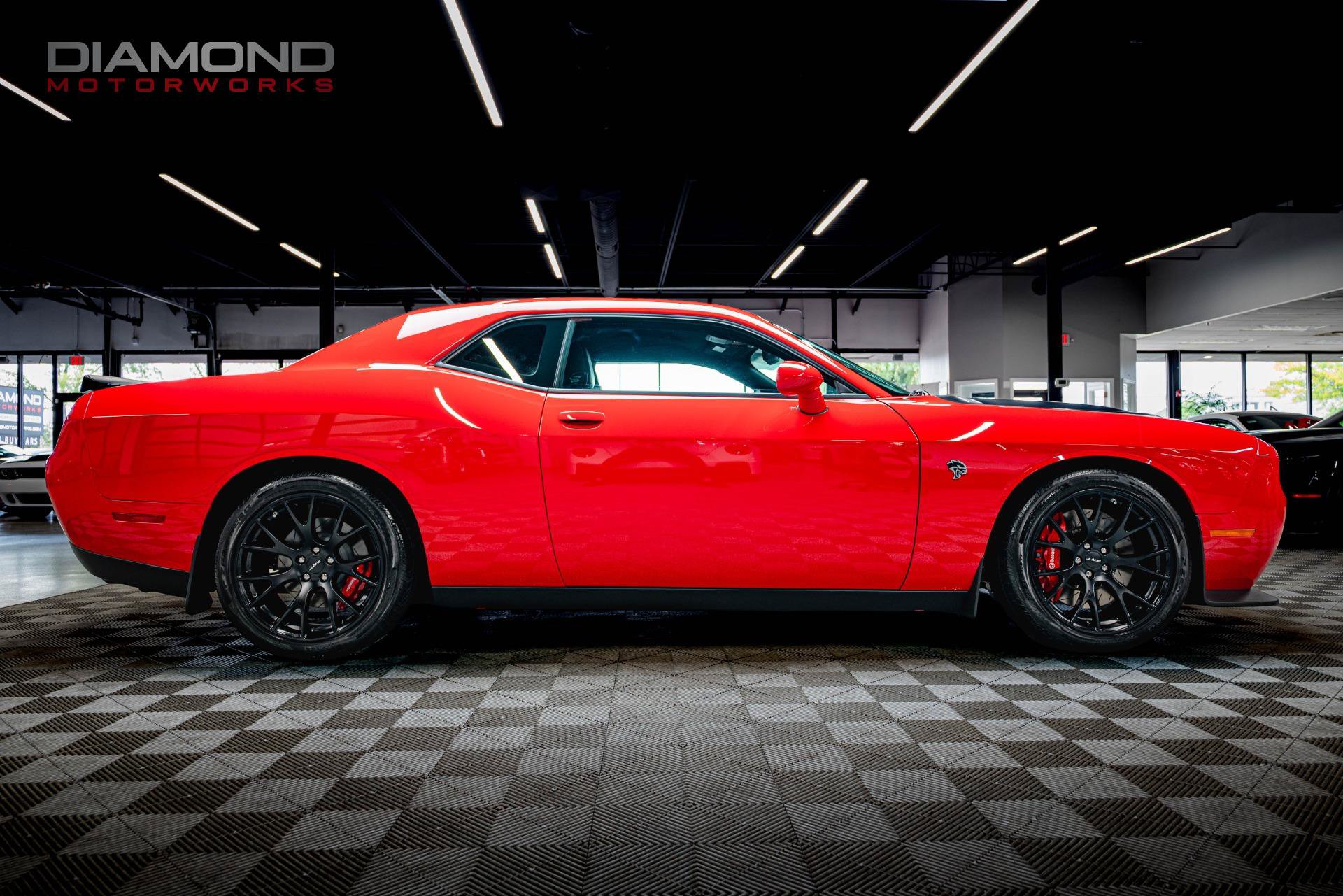 Used 2015 Dodge Challenger SRT Hellcat RWD image 32