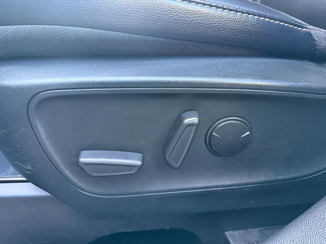 Used 2022 Ford Escape SEL image 11