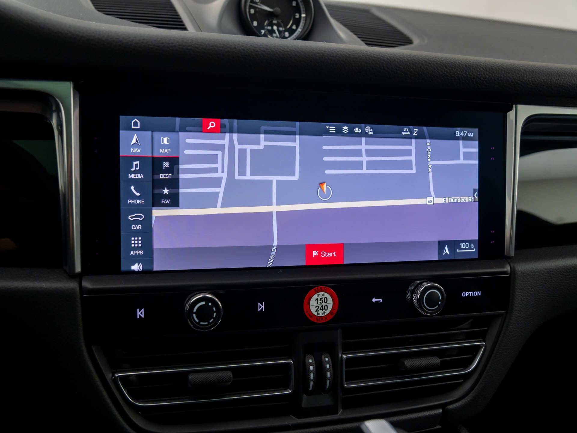 Certified 2026 Porsche Macan AWD/4WD image 24