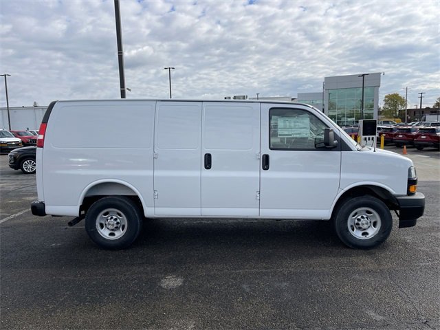 New 2025 Chevrolet Express 2500 image 2
