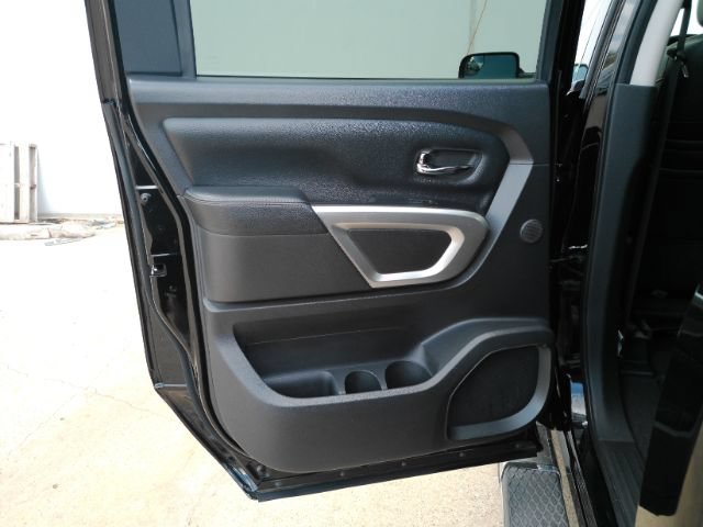 Used 2017 Nissan Titan SL RWD image 17