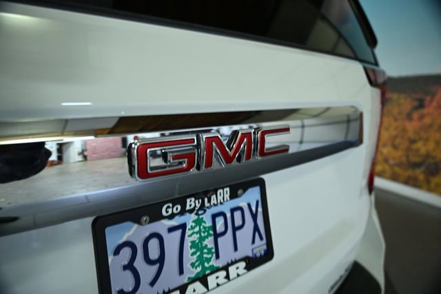 Used 2023 GMC Yukon XL SLT w/ SLT Luxury Package image 19