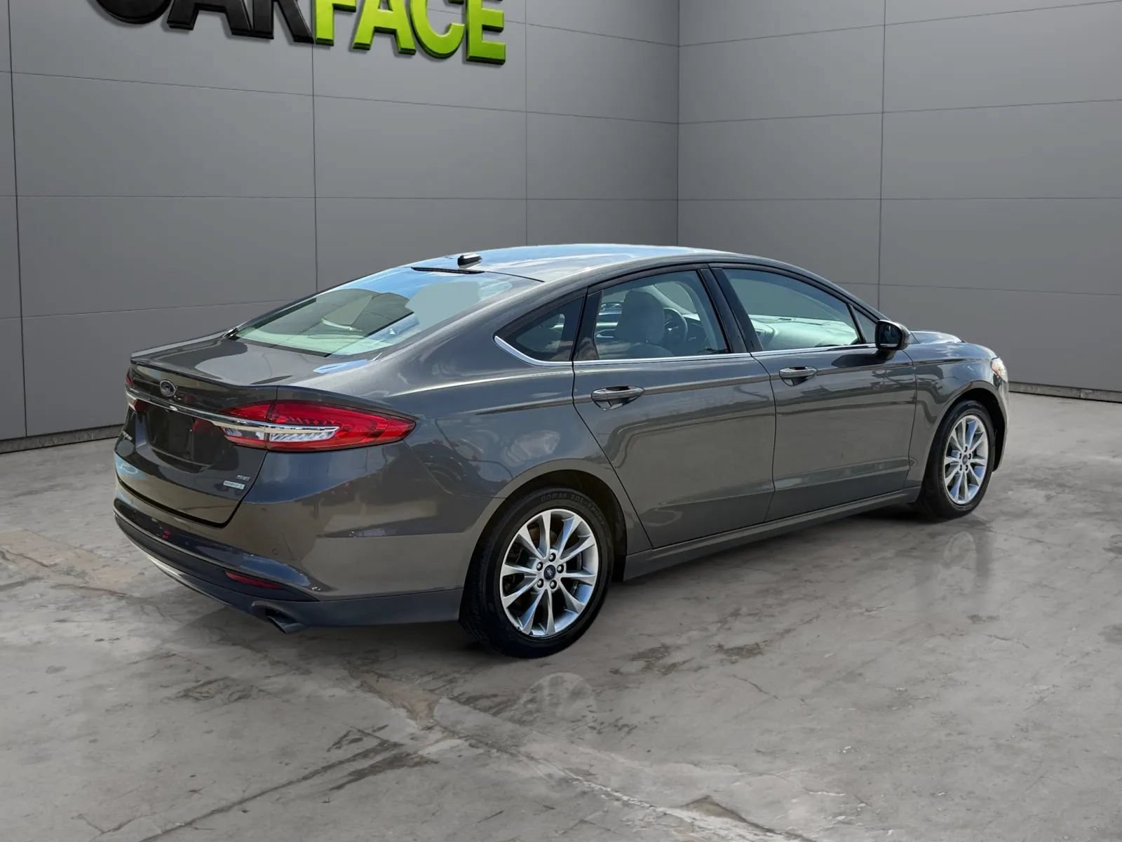 Used 2017 Ford Fusion SE w/ Fusion SE Technology Package FWD image 13