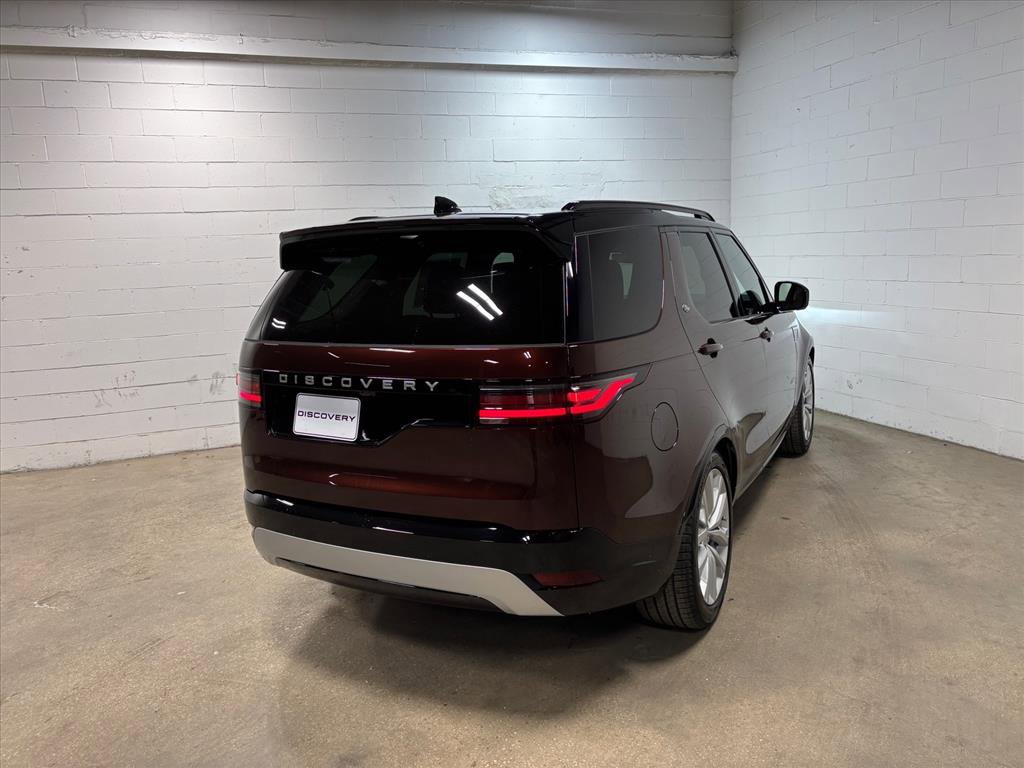 New 2026 Land Rover Discovery Limited Edition image 7