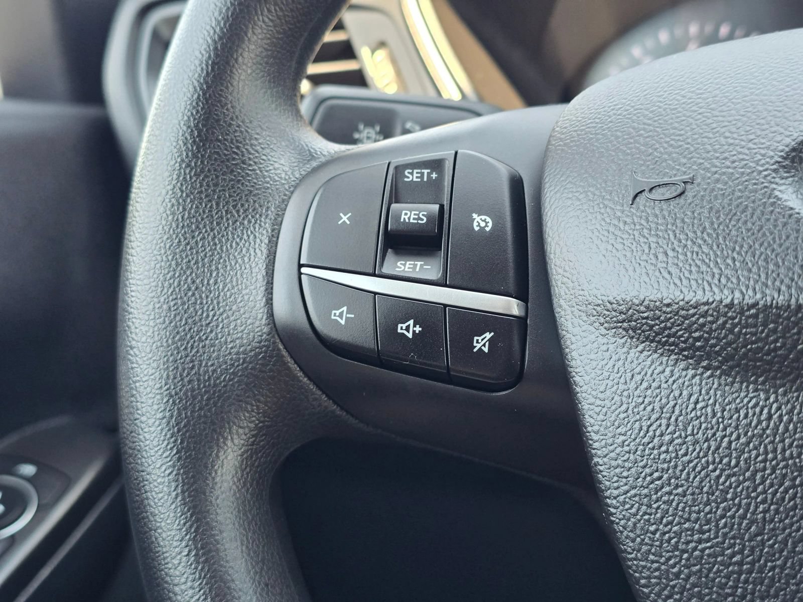 Used 2020 Ford Escape SE FWD image 26