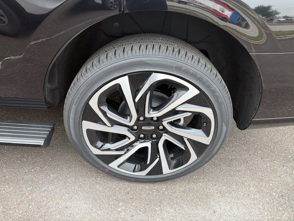 New 2027 Lincoln Navigator Reserve AWD/4WD image 13
