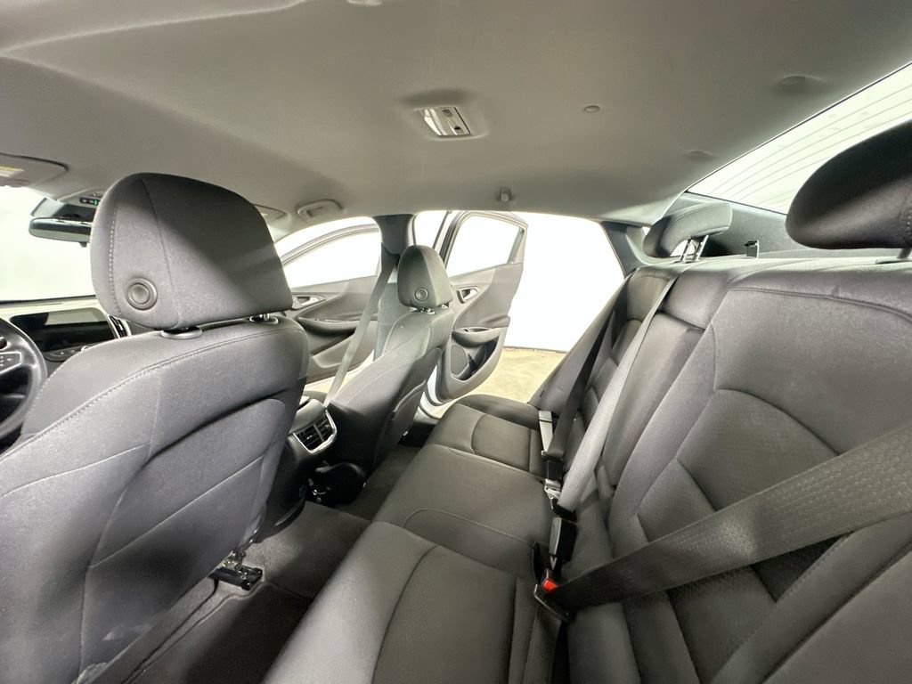 Used 2025 Chevrolet Malibu LT FWD image 13
