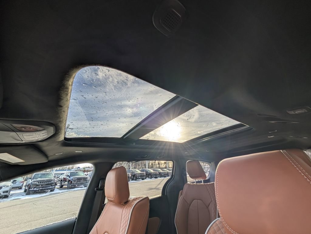 New 2026 Chrysler Pacifica Pinnacle w/ Trailer Tow Group image 3