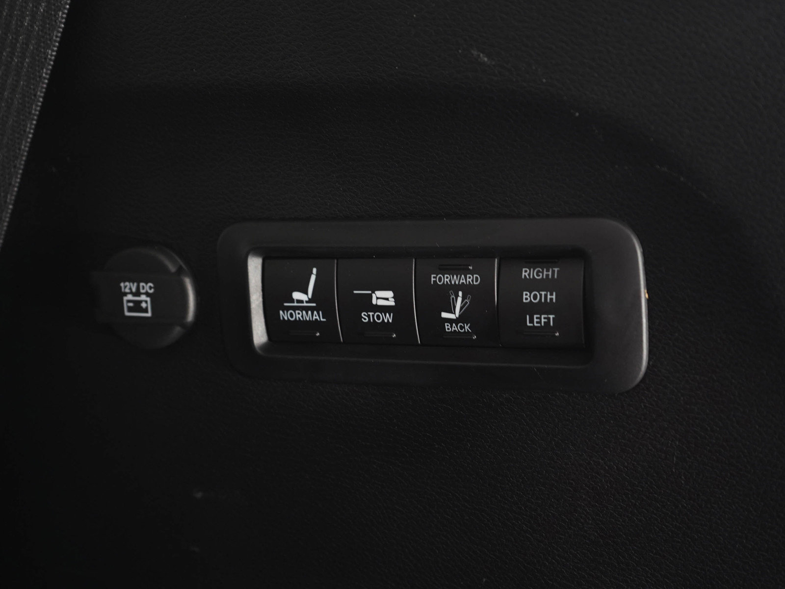 Used 2019 Chrysler Pacifica Limited image 11