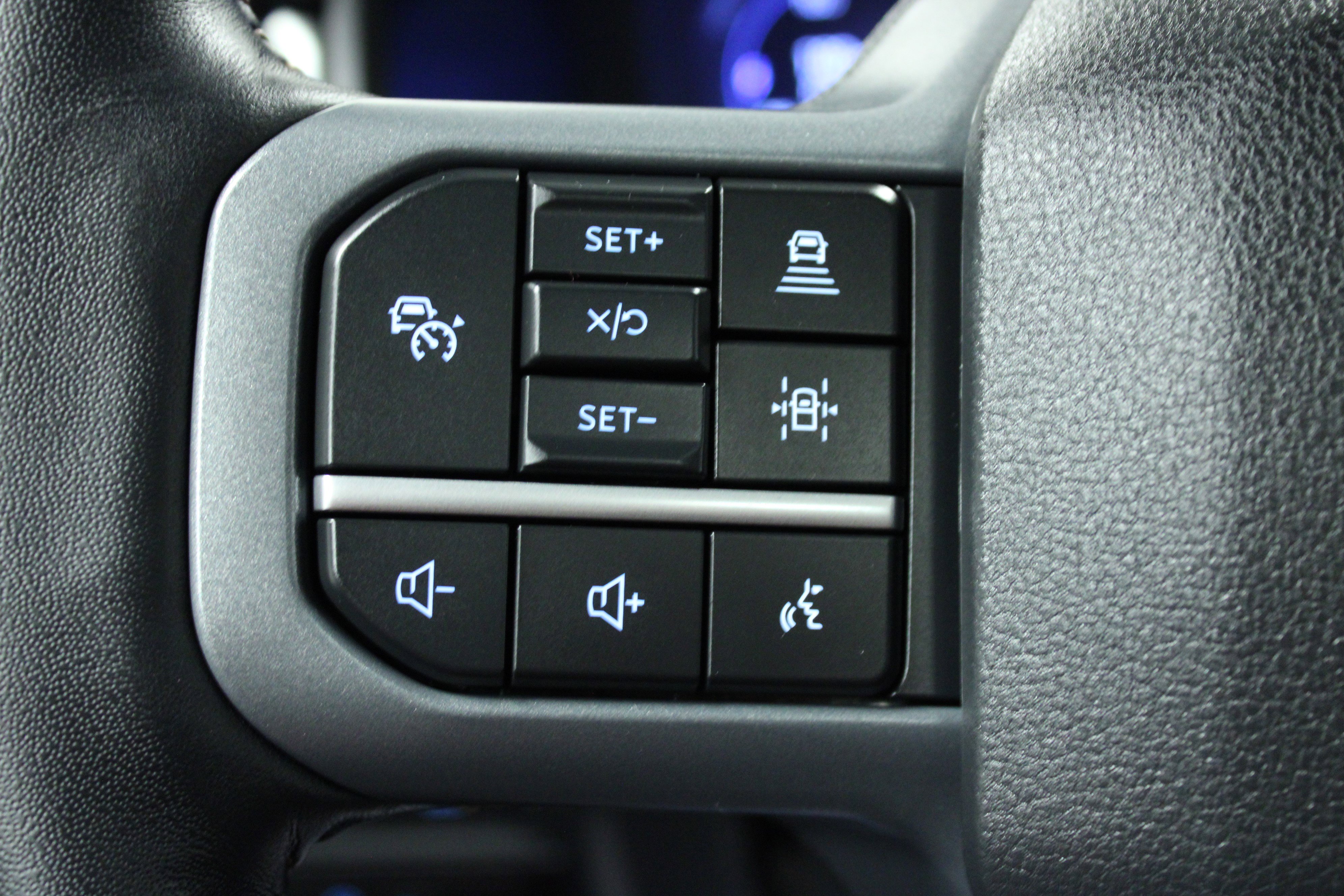 Used 2024 Ford F150 Lightning Lariat AWD/4WD image 21