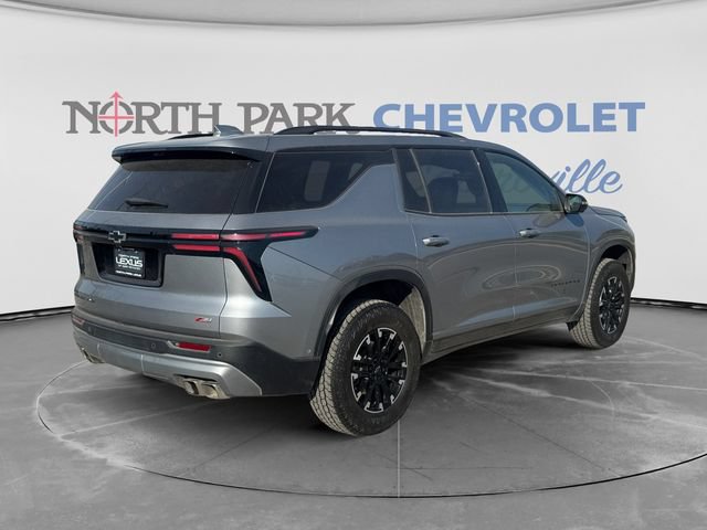 Used 2025 Chevrolet Traverse Z71 w/ Enhanced Driving Package AWD/4WD image 3