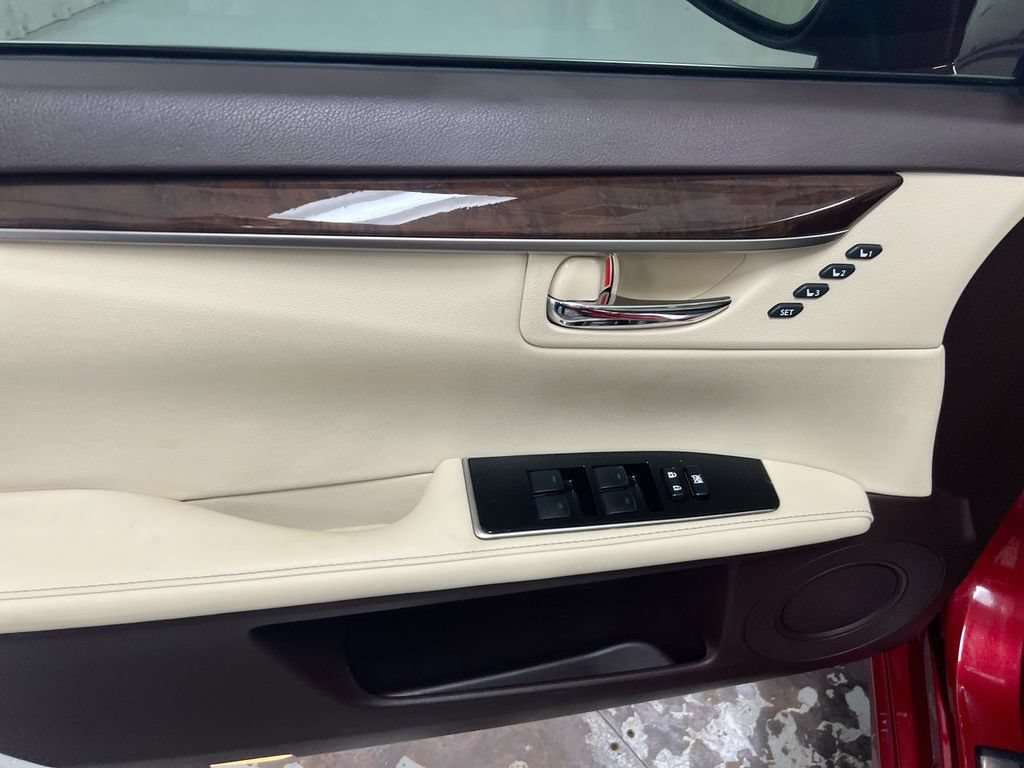 Used 2018 Lexus ES 350 w/ Navigation System Package FWD image 22