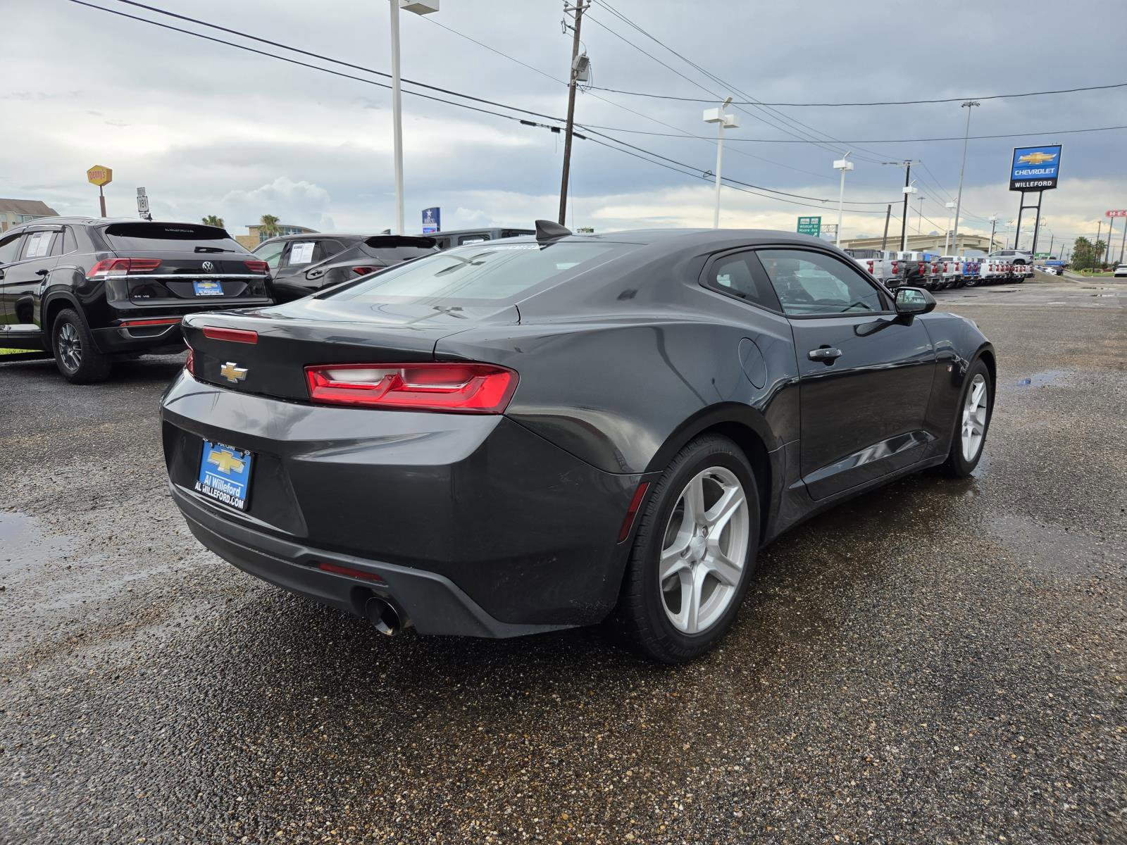Used 2018 Chevrolet Camaro LT RWD image 5