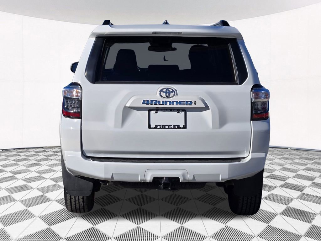 Used 2024 Toyota 4Runner SR5 image 18