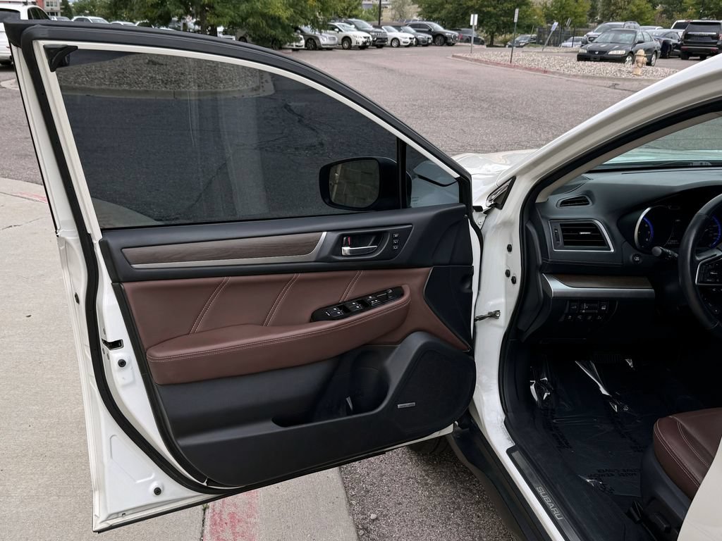 Used 2018 Subaru Outback 2.5i Touring w/ Popular Package #3 AWD/4WD image 18
