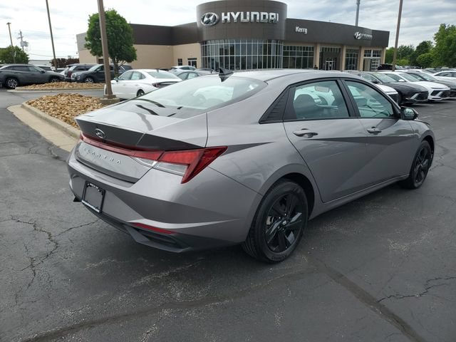Certified 2023 Hyundai Elantra SEL FWD image 4