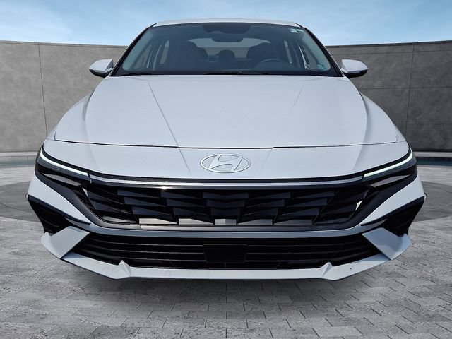 New 2026 Hyundai Elantra Limited FWD image 2