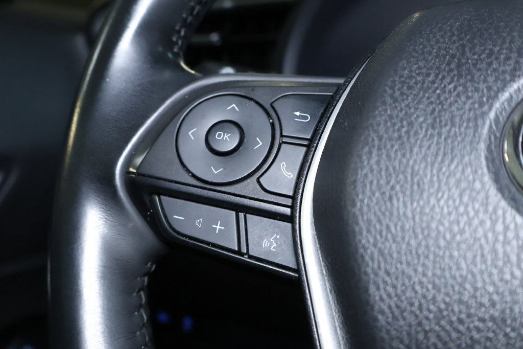 Used 2021 Toyota Venza LE AWD/4WD image 19