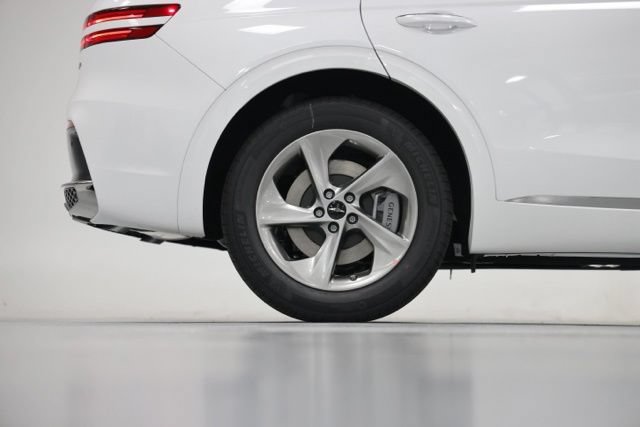 New 2026 Genesis GV70 2.5T Select AWD/4WD image 16