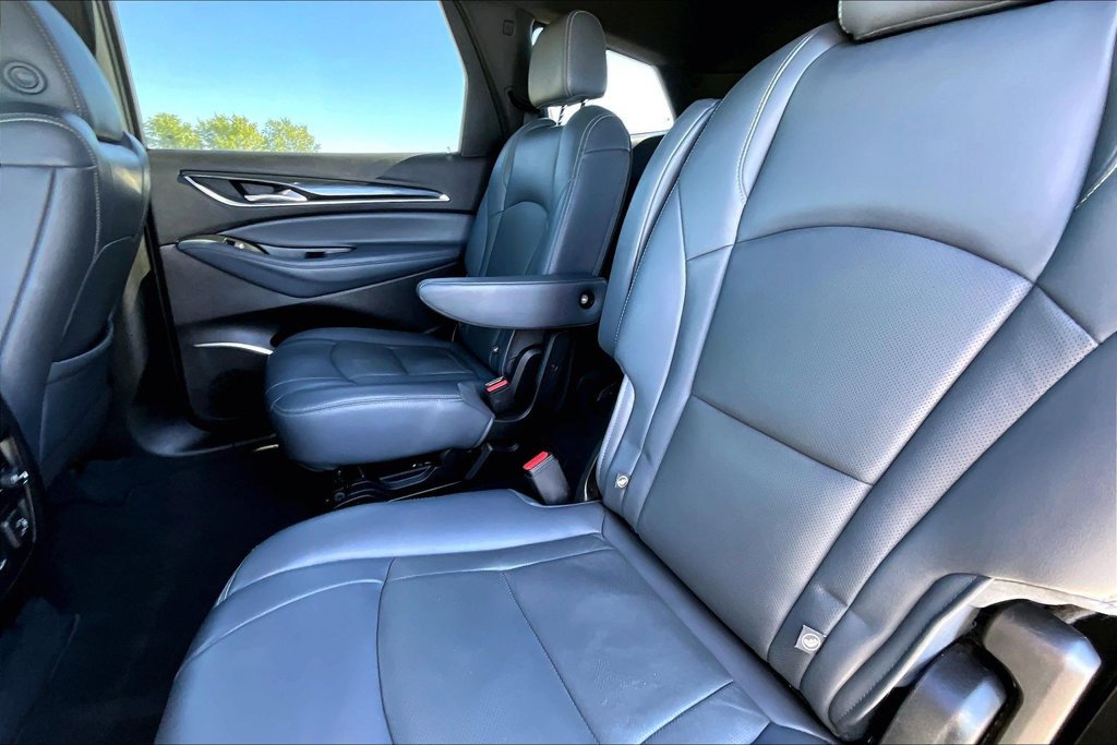Used 2022 Buick Enclave Premium FWD image 23
