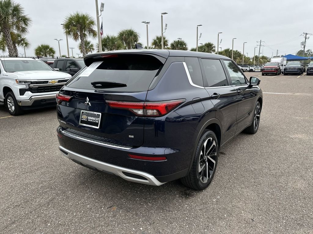 Used 2024 Mitsubishi Outlander SE AWD/4WD image 16