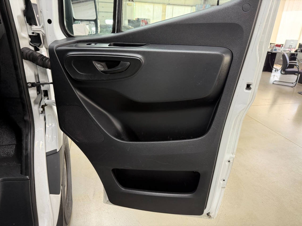 Used 2020 Mercedes-Benz Sprinter 1500 image 13