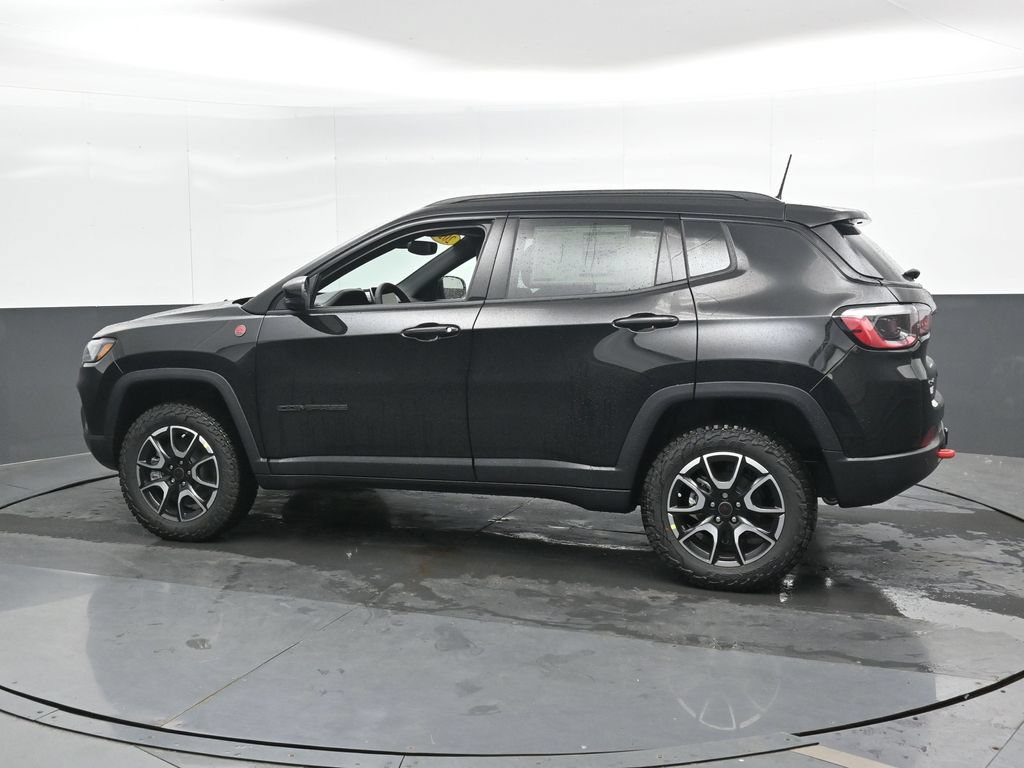 New 2026 Jeep Compass Trailhawk w/ Trailer Tow Group AWD/4WD image 9