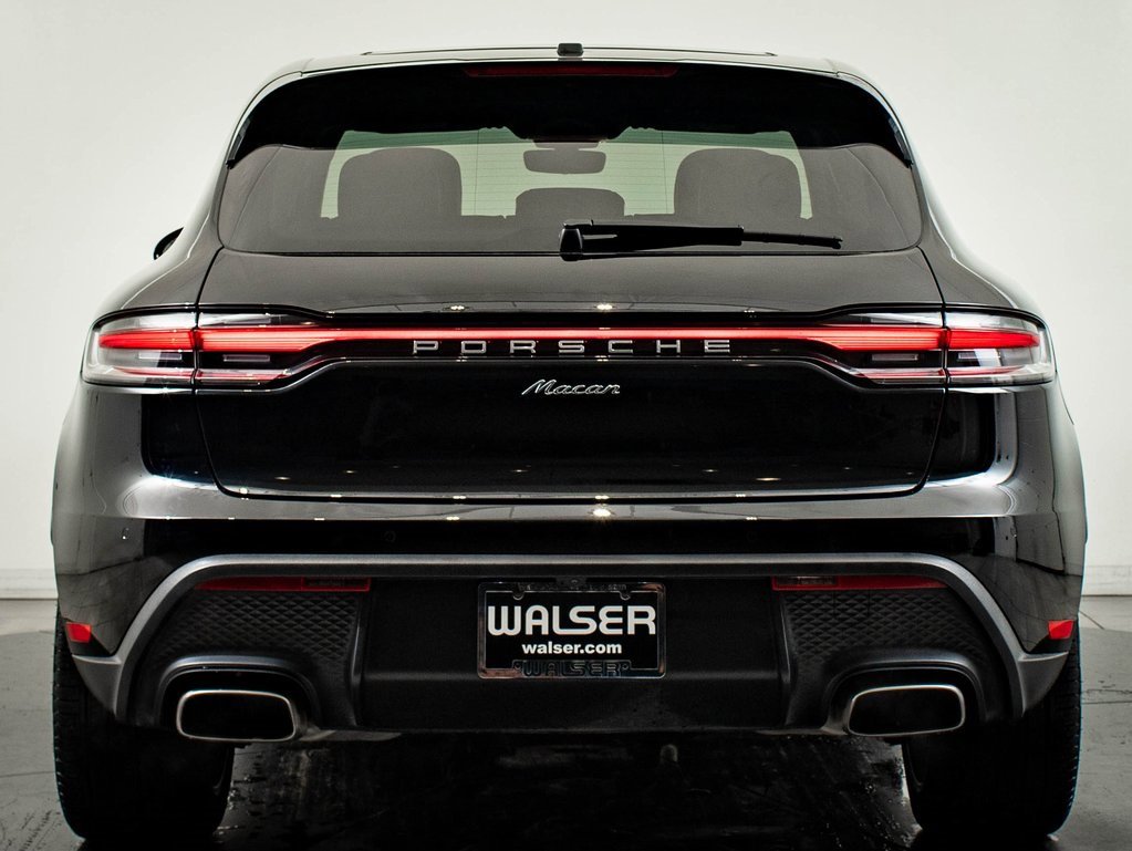 Certified 2024 Porsche Macan image 7
