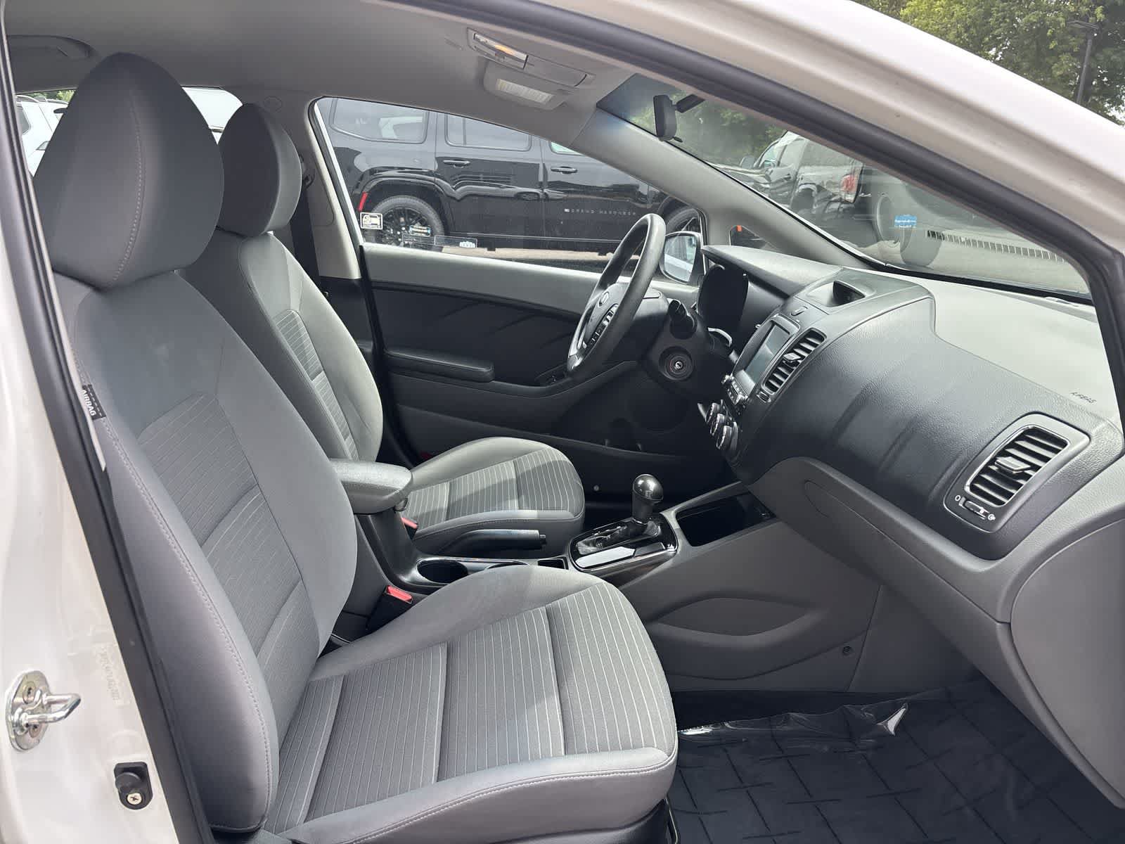 Used 2018 Kia Forte LX w/ LX Popular Package FWD image 4
