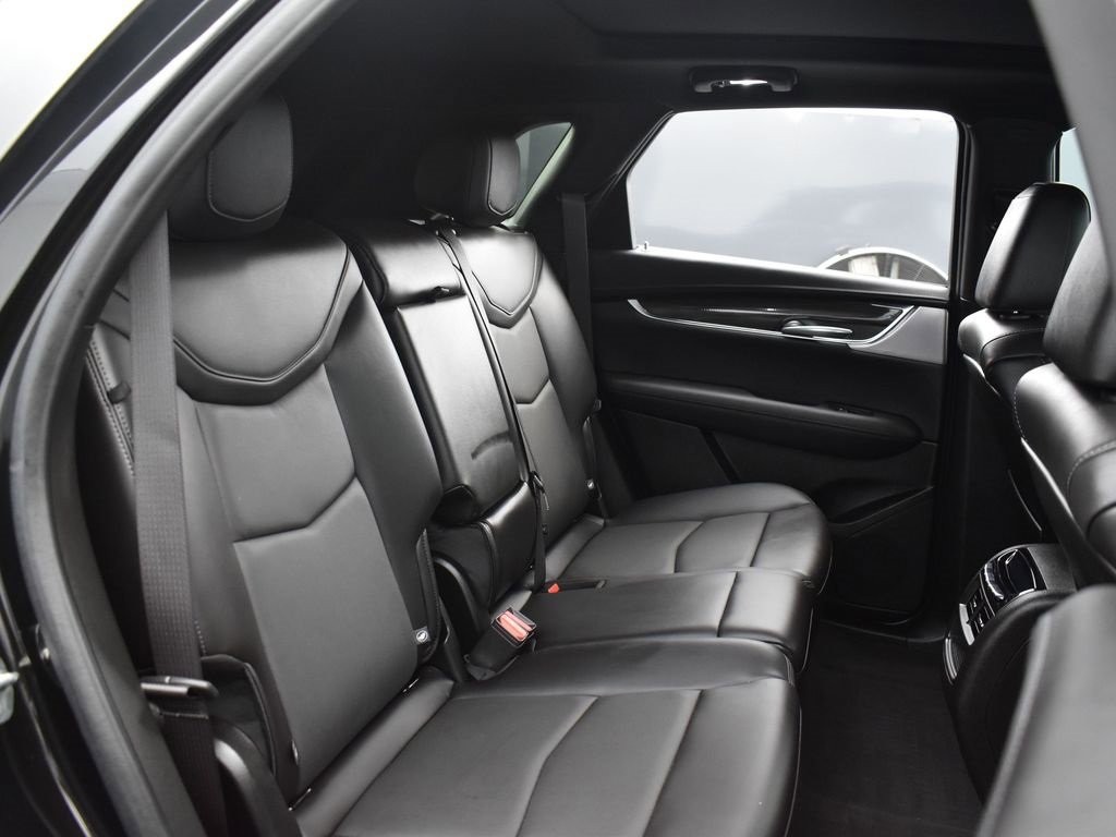 Certified 2024 Cadillac XT5 Sportv w/ LPO, Red Accent Package image 31