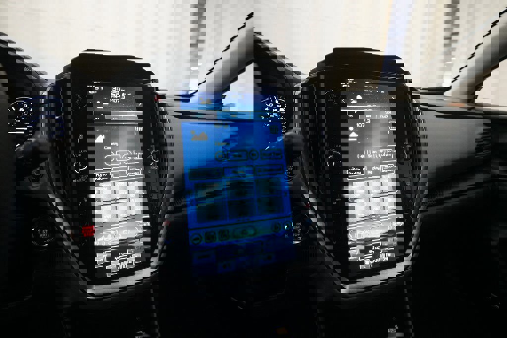 Used 2024 Subaru Crosstrek 2.5i Limited w/ Crosstrek Mirror Package image 6