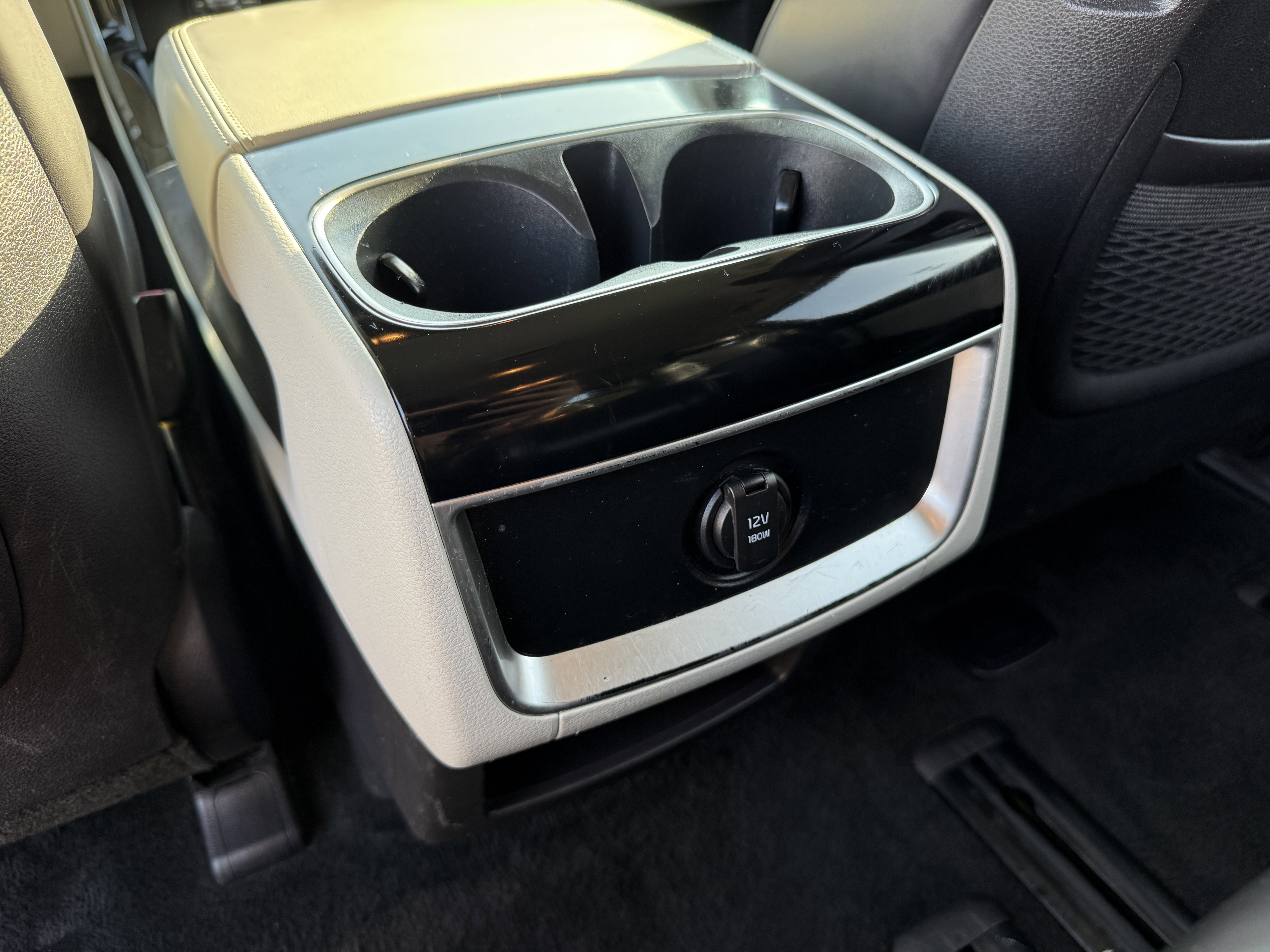 Used 2022 Kia Carnival EX image 36