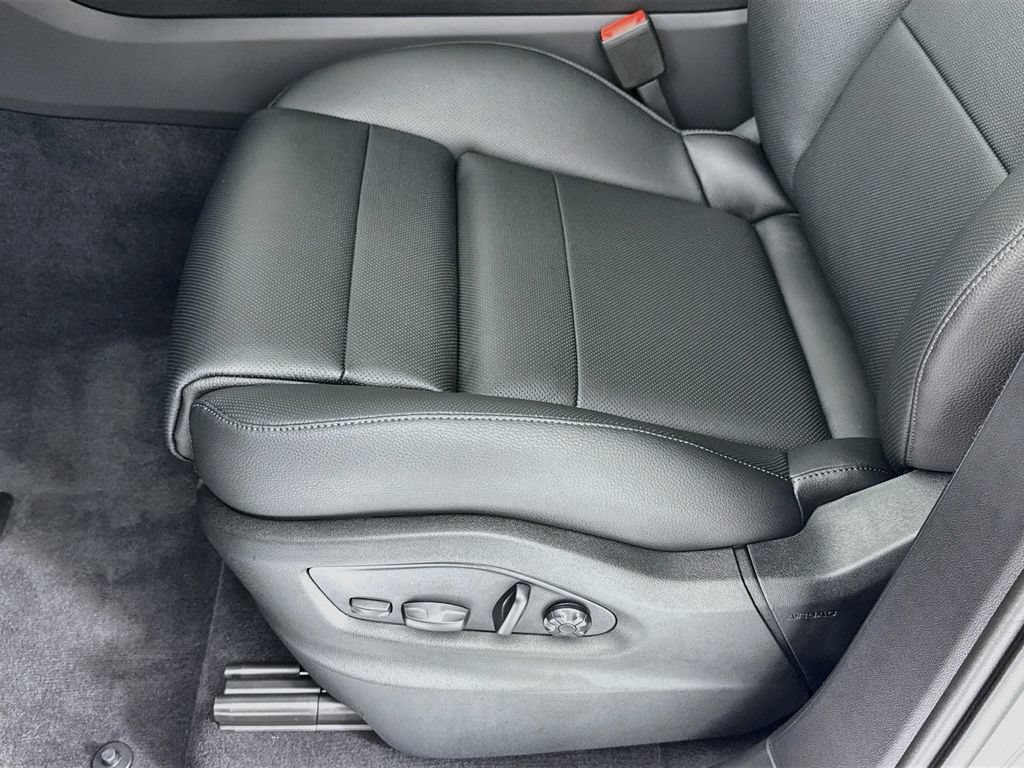 New 2026 Porsche Cayenne AWD/4WD image 13