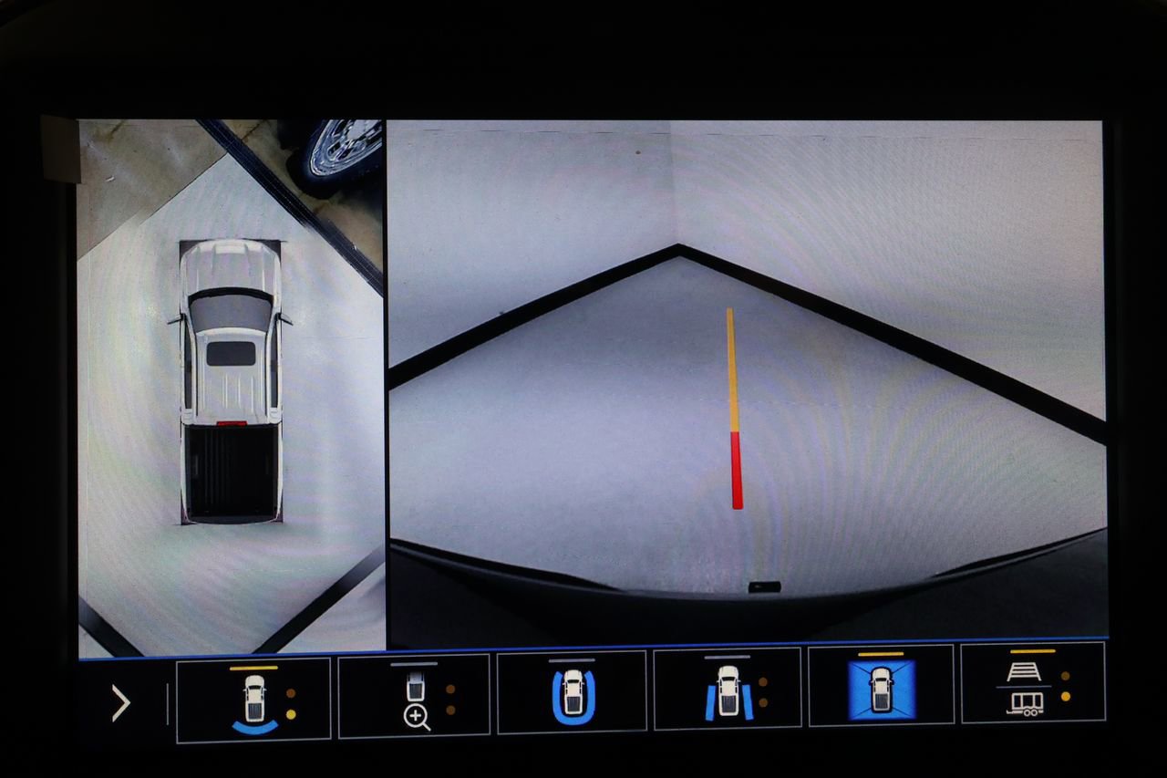 Certified 2020 Chevrolet Silverado 1500 LTZ w/ Technology Package image 15