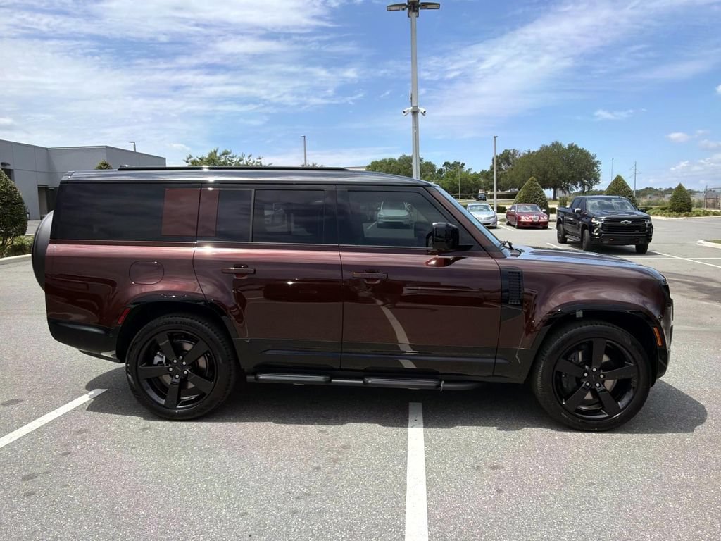 New 2026 Land Rover Defender 130 X-Dynamic SE AWD/4WD image 5