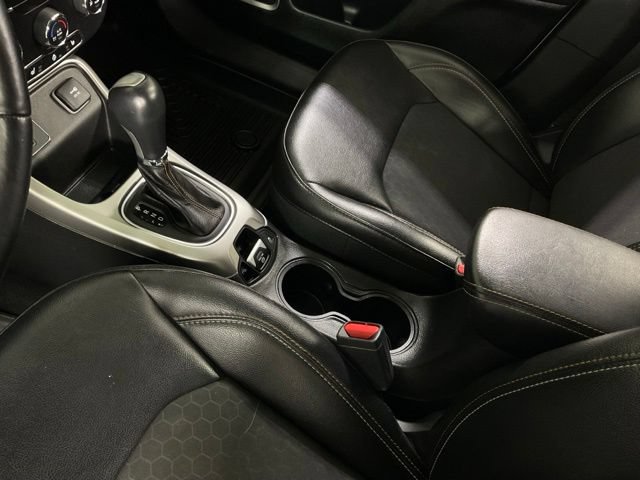 Used 2018 Jeep Compass Latitude w/ Cold Weather Group FWD image 15