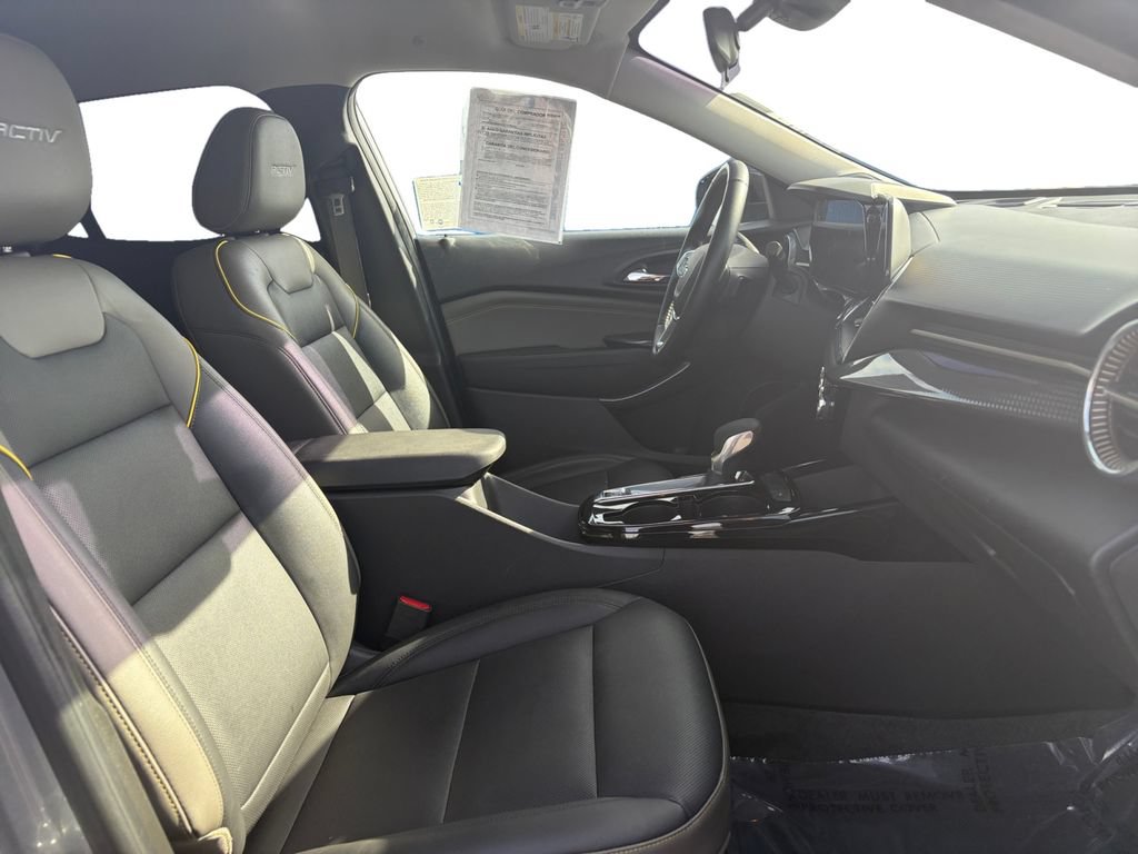 Certified 2025 Chevrolet Trax ACTIV w/ Driver Confidence Package FWD image 17