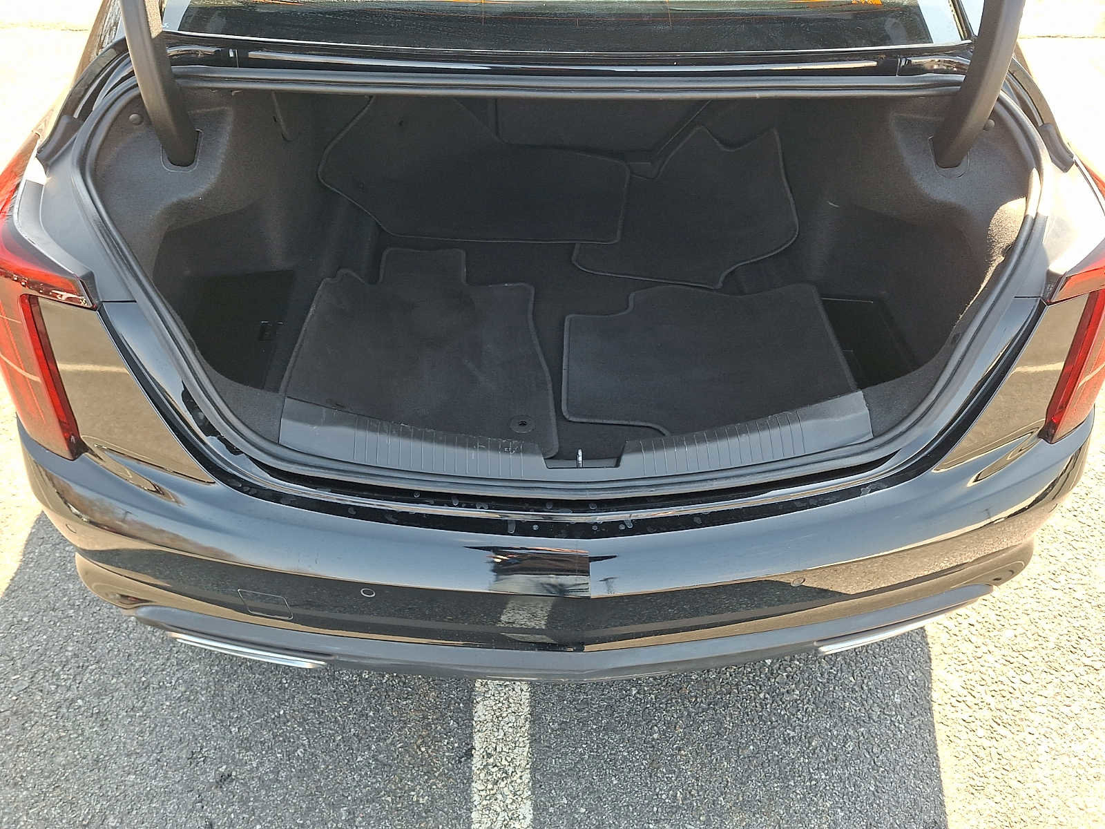 Certified 2023 Cadillac CT5 Luxury w/ Sun And Sound Package image 28