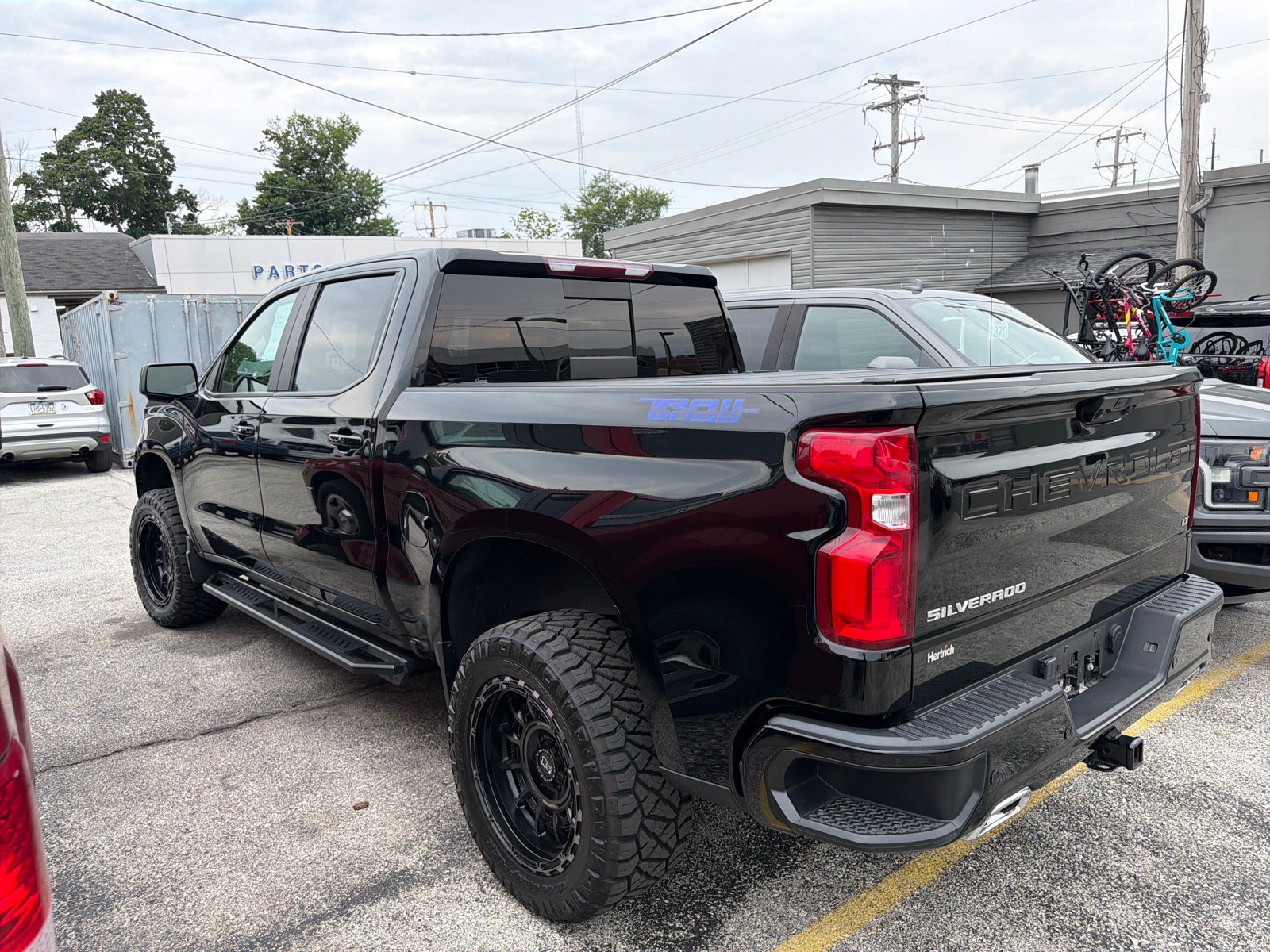 Used 2022 Chevrolet Silverado 1500 LT Trail Boss w/ LT Trail Boss Premium Package AWD/4WD image 11