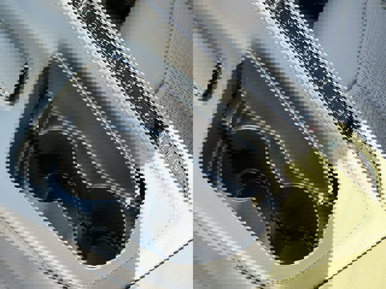 Used 2024 Chevrolet Corvette 3LT w/ Z51 Performance Package image 28