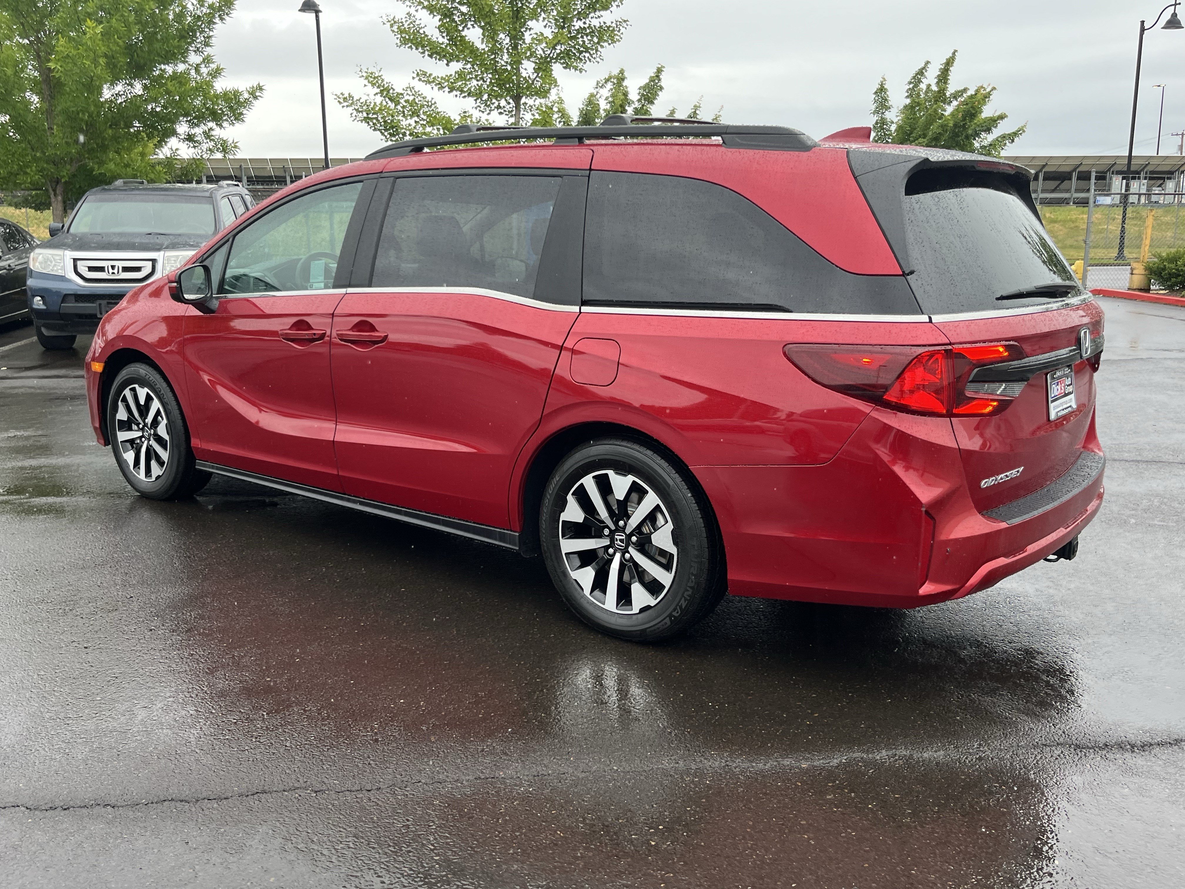 Used 2025 Honda Odyssey EX-L image 3