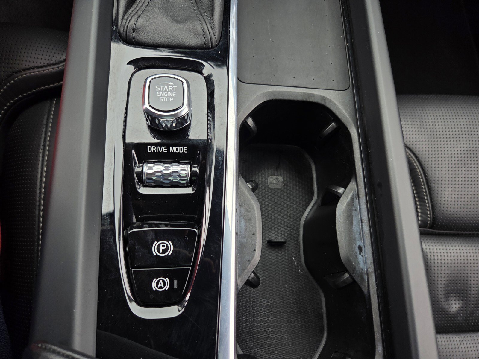 Used 2021 Volvo XC60 T5 Inscription w/ Advanced Package image 18