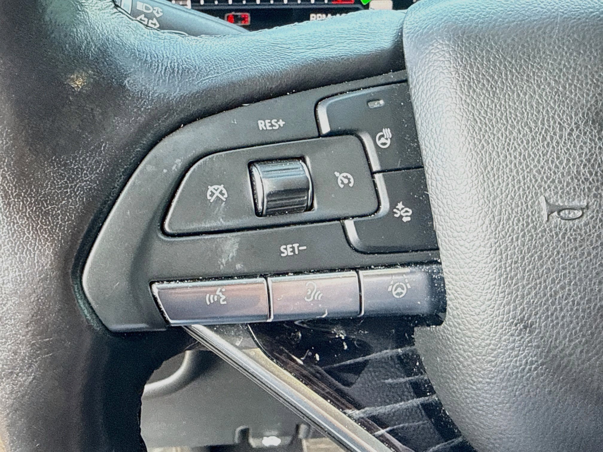 Used 2021 Cadillac Escalade Sport w/ Driver Assist Tech Package AWD/4WD image 40