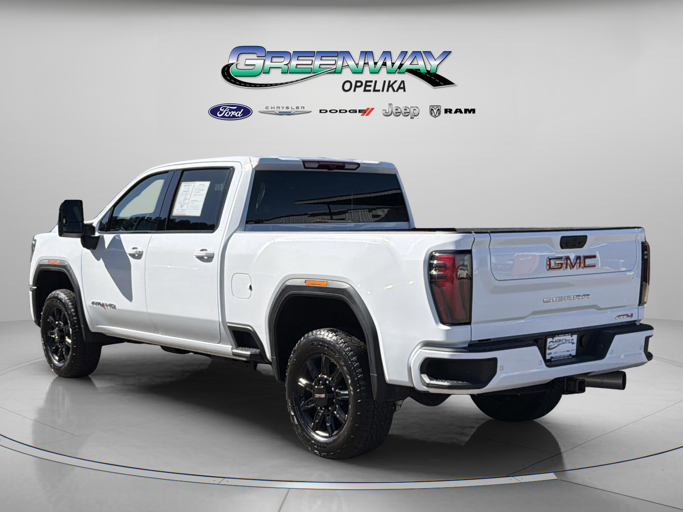 Used 2026 GMC Sierra 2500 AT4 image 5