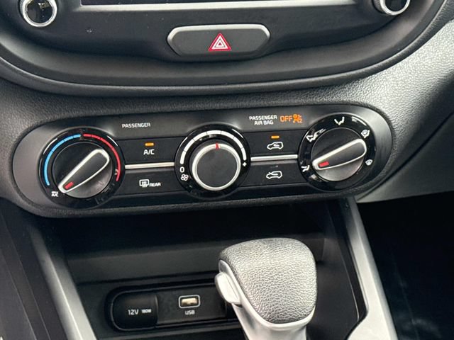 Used 2025 Kia Soul LX w/ LX Technology Package FWD image 21