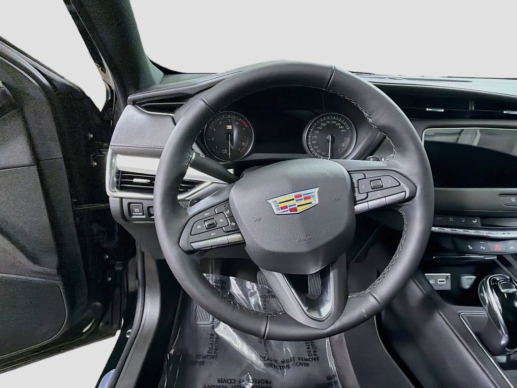 Used 2023 Cadillac XT4 Premium Luxury w/ Technology Package AWD/4WD image 13