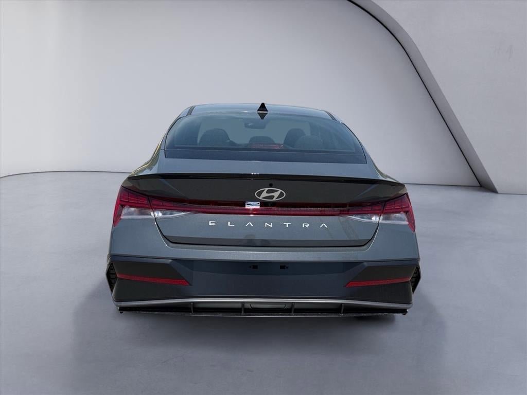 New 2026 Hyundai Elantra SEL Sport FWD image 4