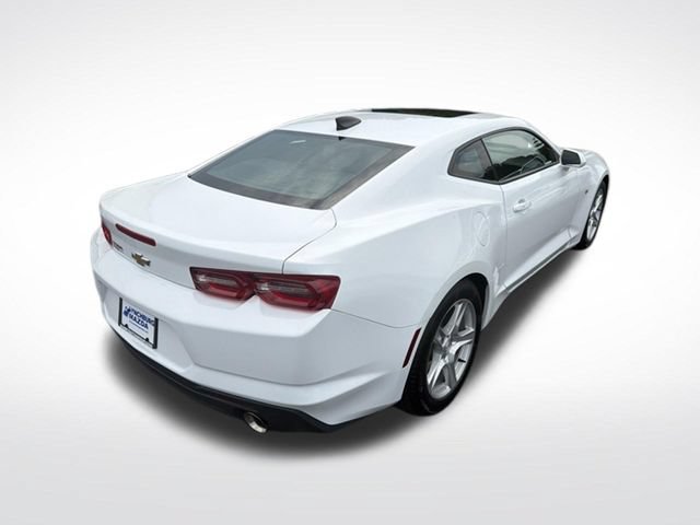 Used 2023 Chevrolet Camaro LT RWD image 7