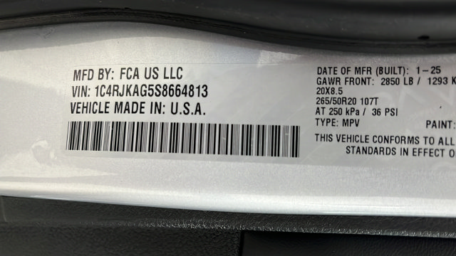 Used 2025 Jeep Grand Cherokee L Altitude AWD/4WD image 29