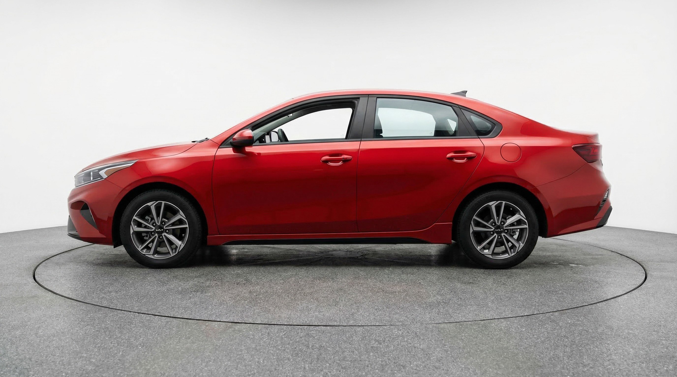Used 2024 Kia Forte LXS FWD image 5
